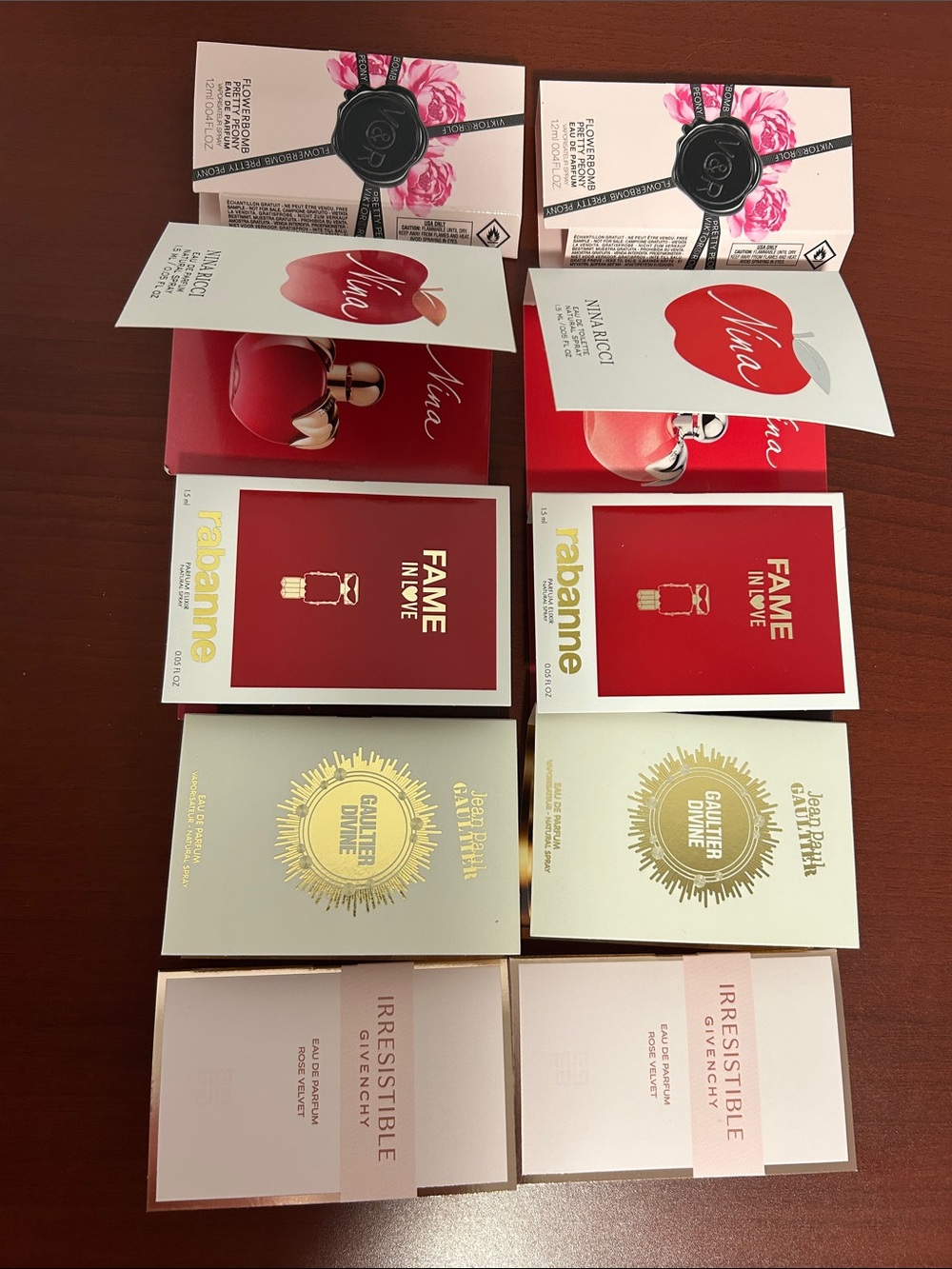 10 pieces women’s samples collection